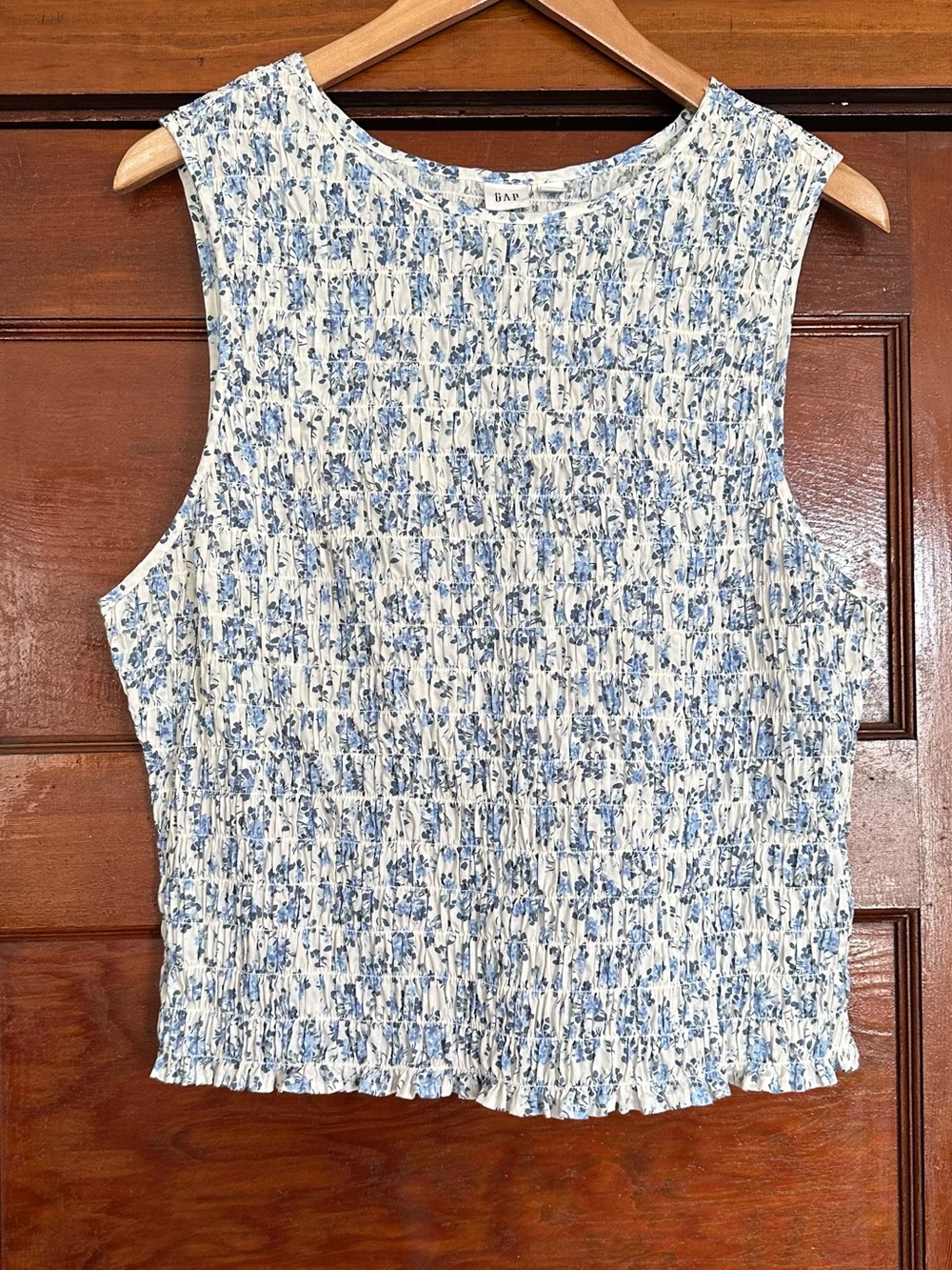 Gap Blue White Boat Neck Floral Smocked Sleeveless Boatneck Top Size XL Coquette